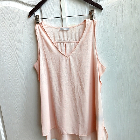 🌸Light Pink Tank Top Blouse🌸 - Picture 4 of 5